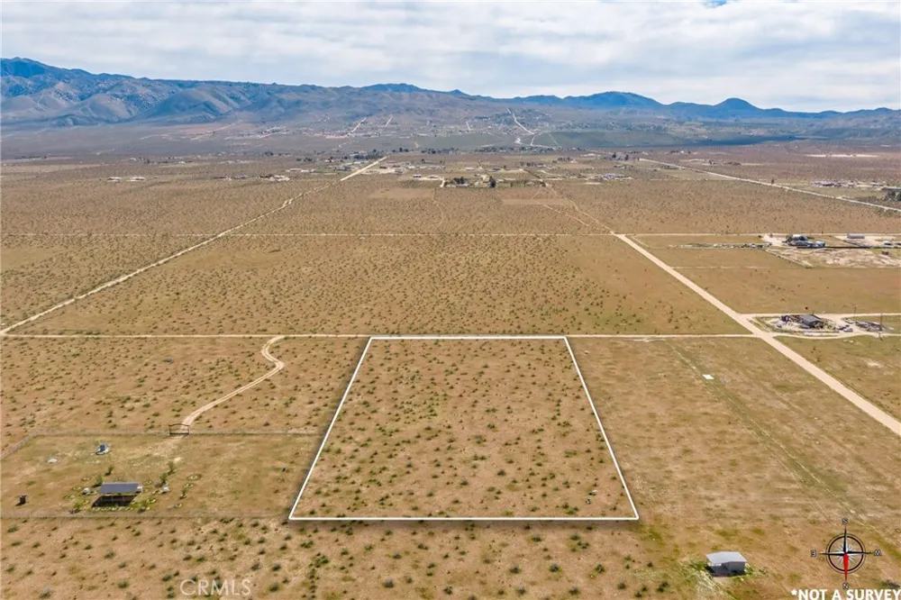 1 Las Piedras Apple Valley, CA 92308