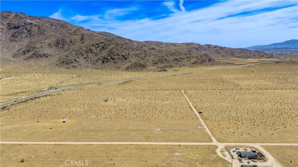 1 Las Piedras Apple Valley, CA 92308