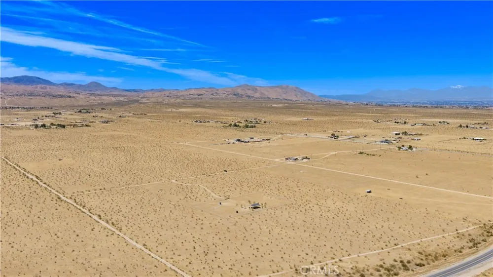 1 Las Piedras Apple Valley, CA 92308