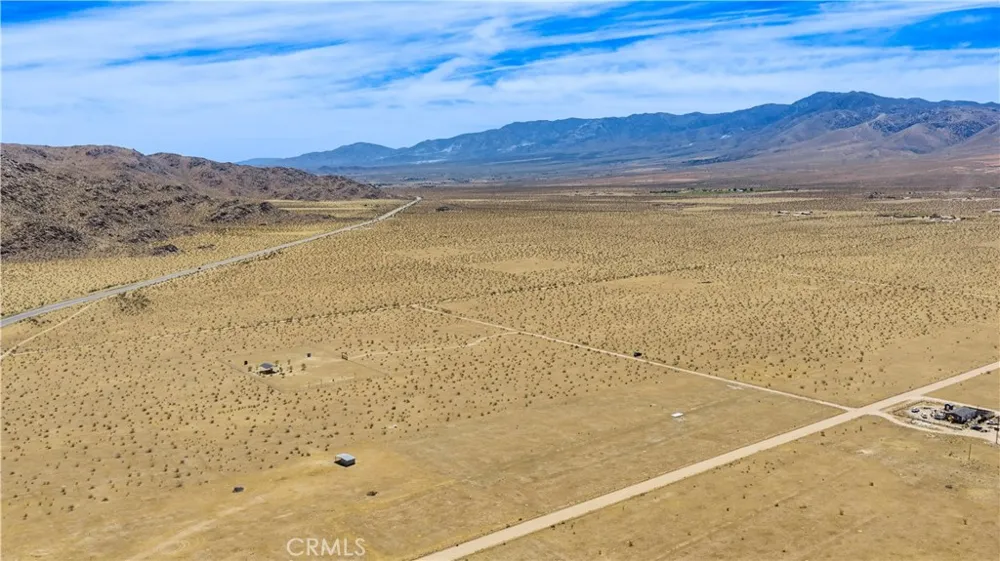 1 Las Piedras Apple Valley, CA 92308