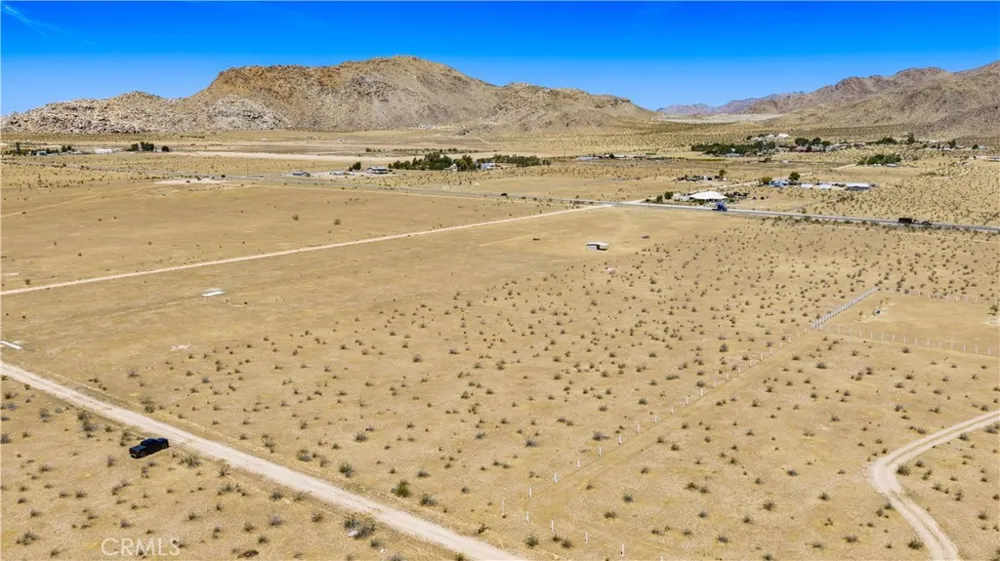 1 Las Piedras Apple Valley, CA 92308