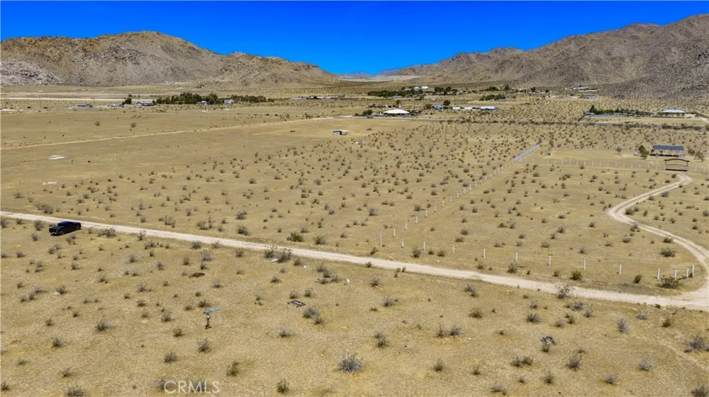 1 Las Piedras Apple Valley, CA 92308
