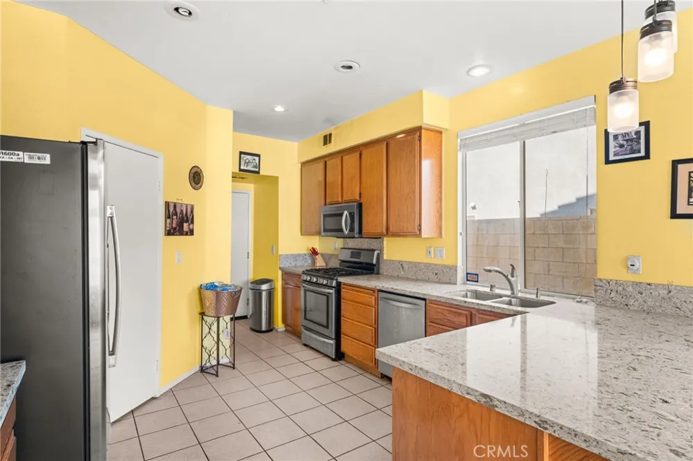 15424 Tobarra Fontana, CA 92337