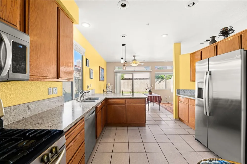 15424 Tobarra Fontana, CA 92337