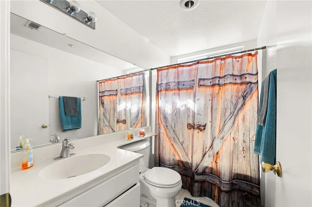 15424 Tobarra Fontana, CA 92337