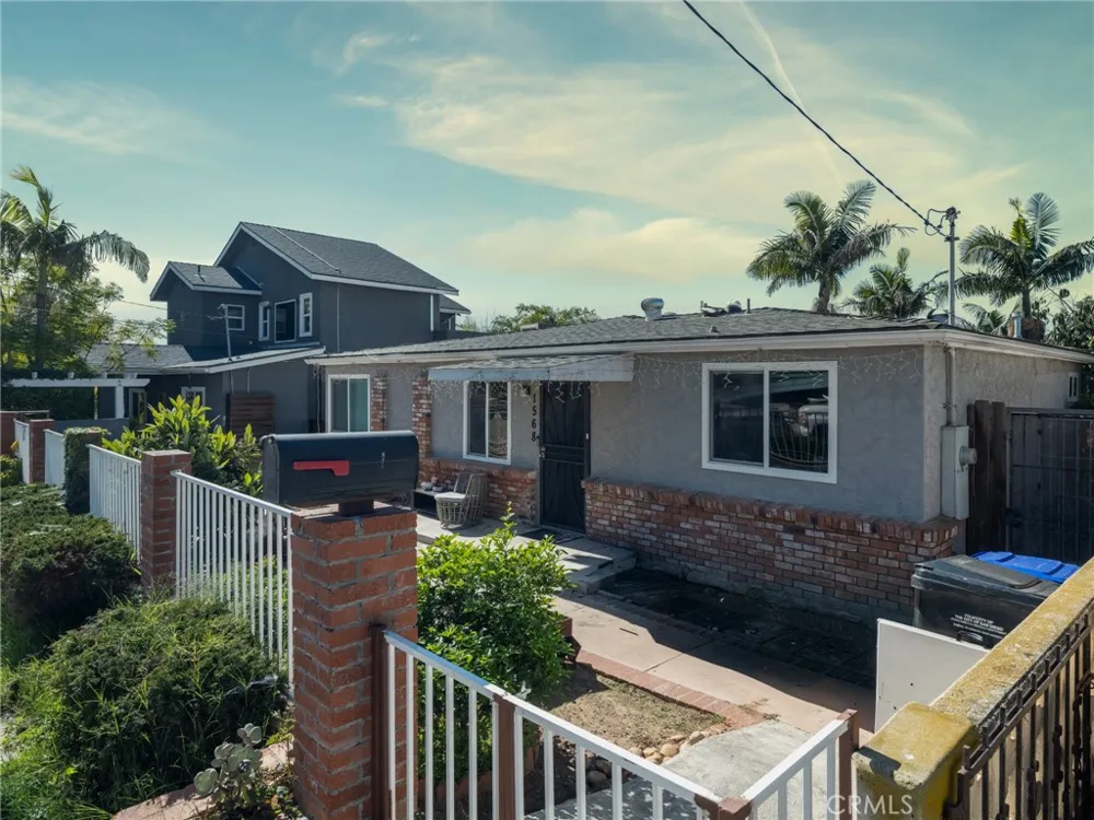 1568 Burton St San Diego, CA 92111