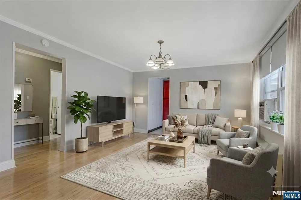 370 Esplanade 21 Hackensack, NJ 07601