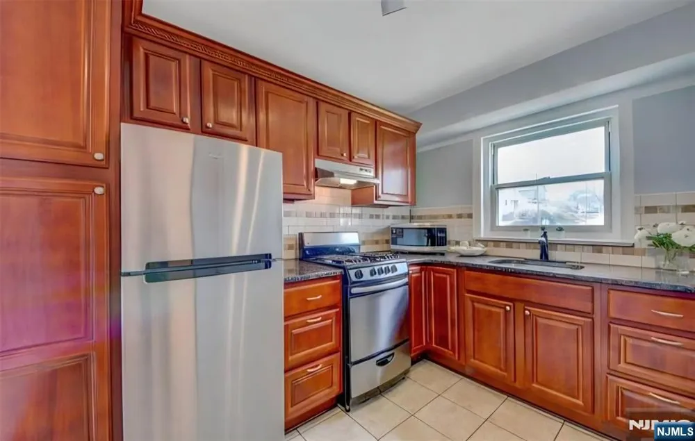 370 Esplanade 21 Hackensack, NJ 07601
