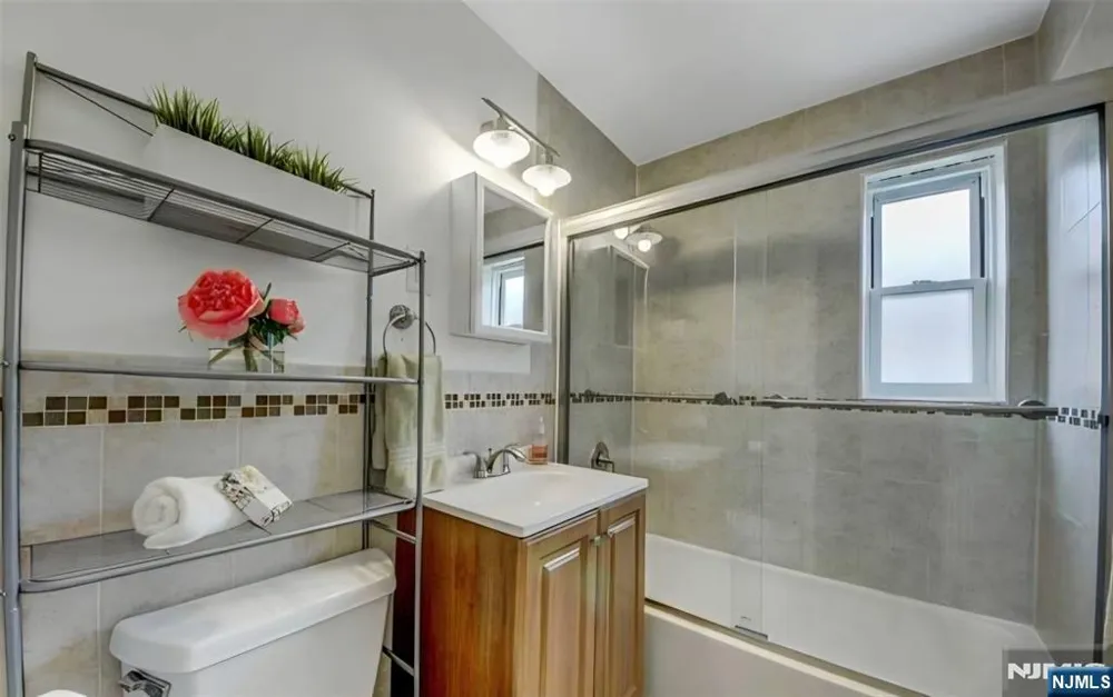 370 Esplanade 21 Hackensack, NJ 07601