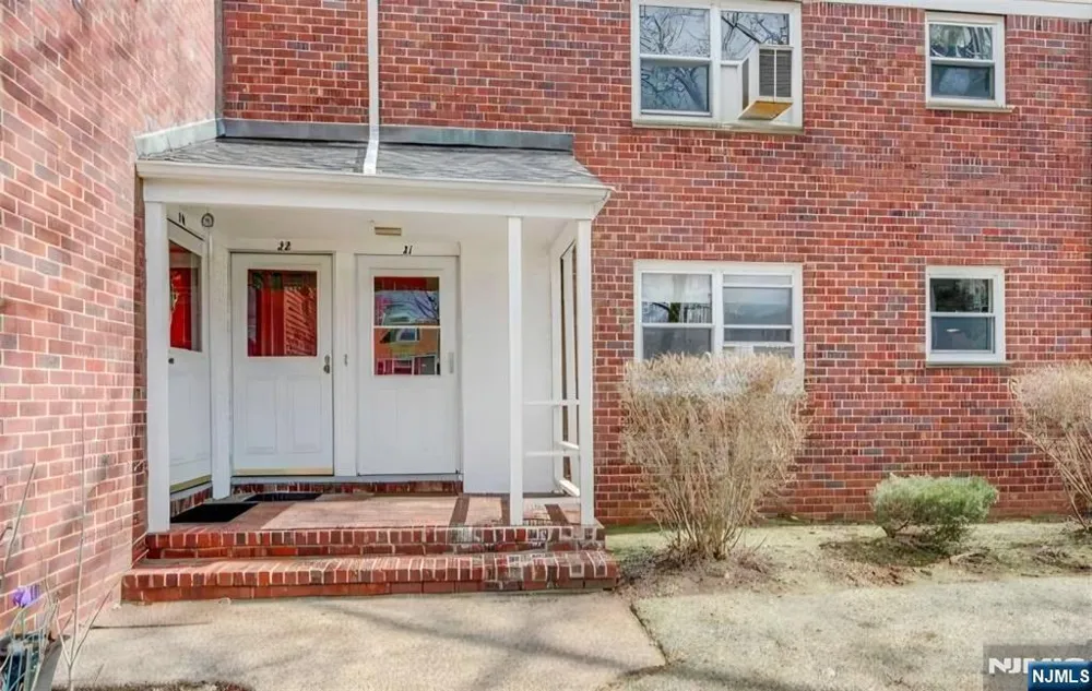 370 Esplanade 21 Hackensack, NJ 07601