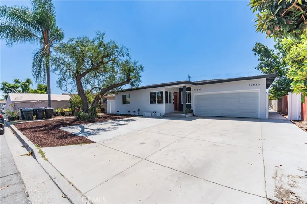 12532 Twinleaf Garden Grove, CA 92840