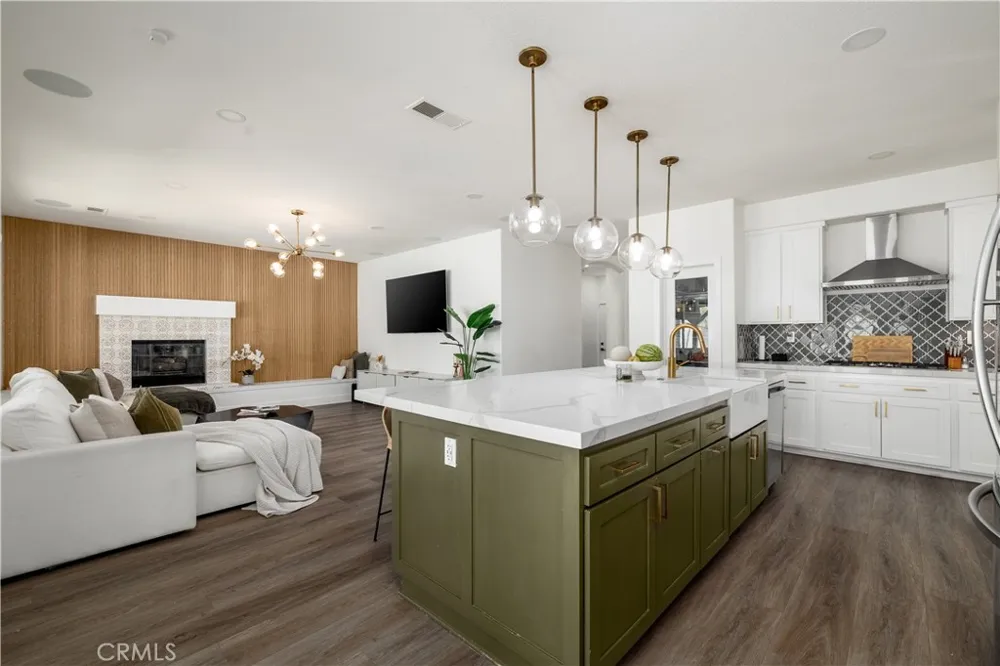 8744 Medford Riverside, CA 92508