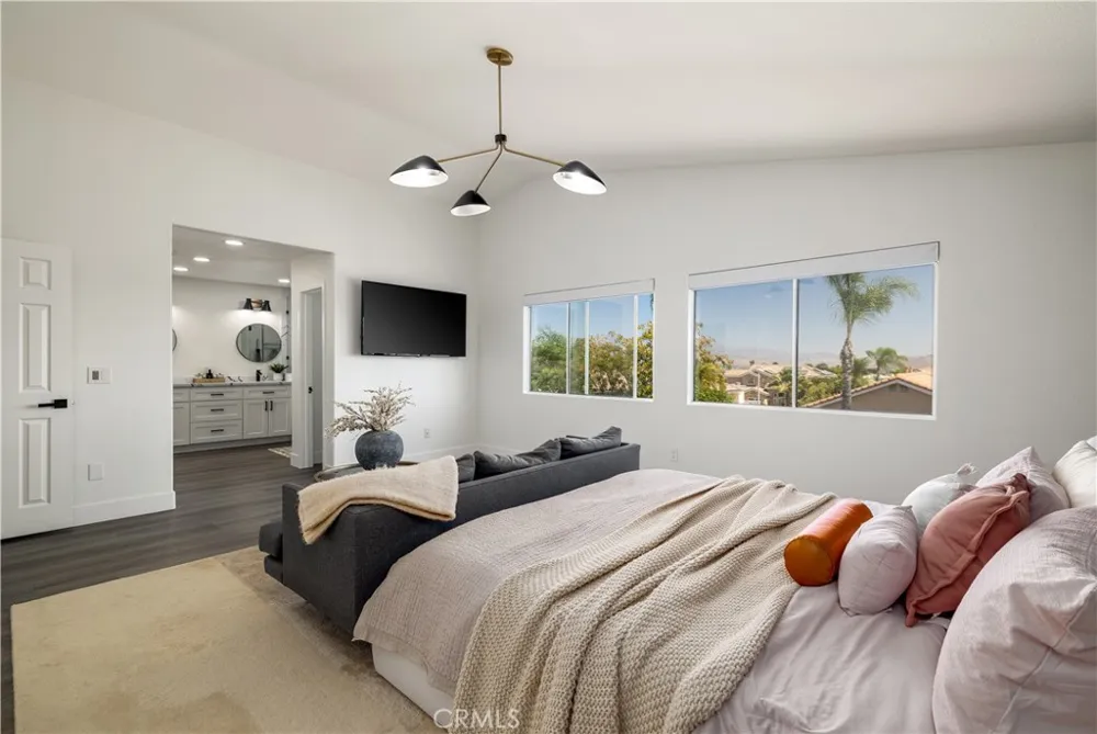 8744 Medford Riverside, CA 92508