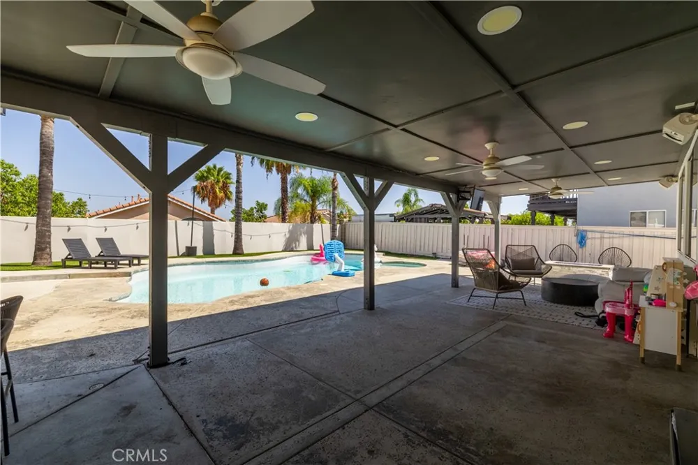 8744 Medford Riverside, CA 92508