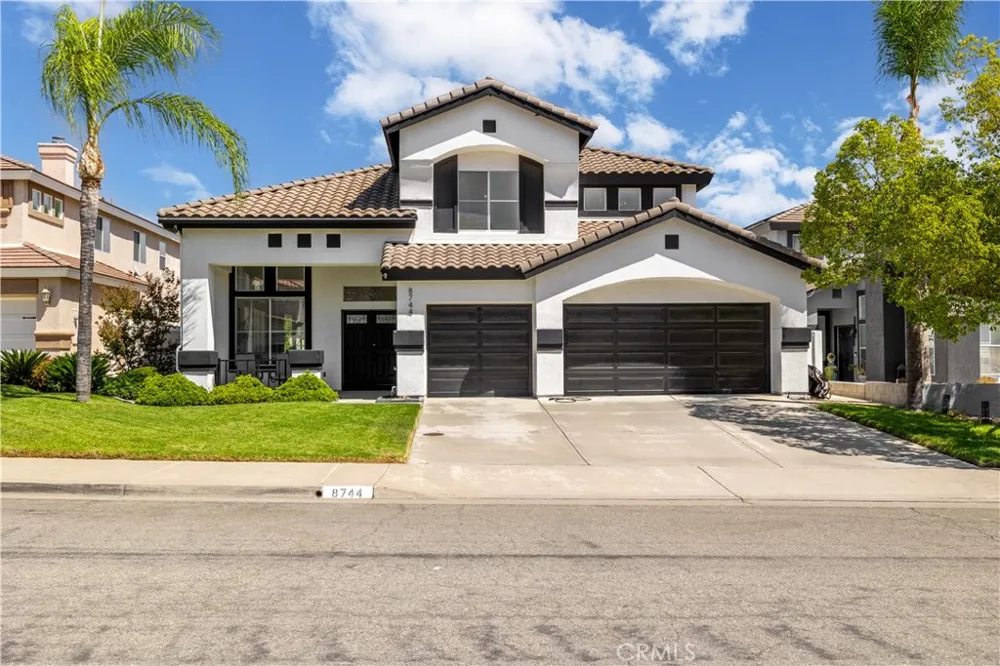 8744 Medford Riverside, CA 92508