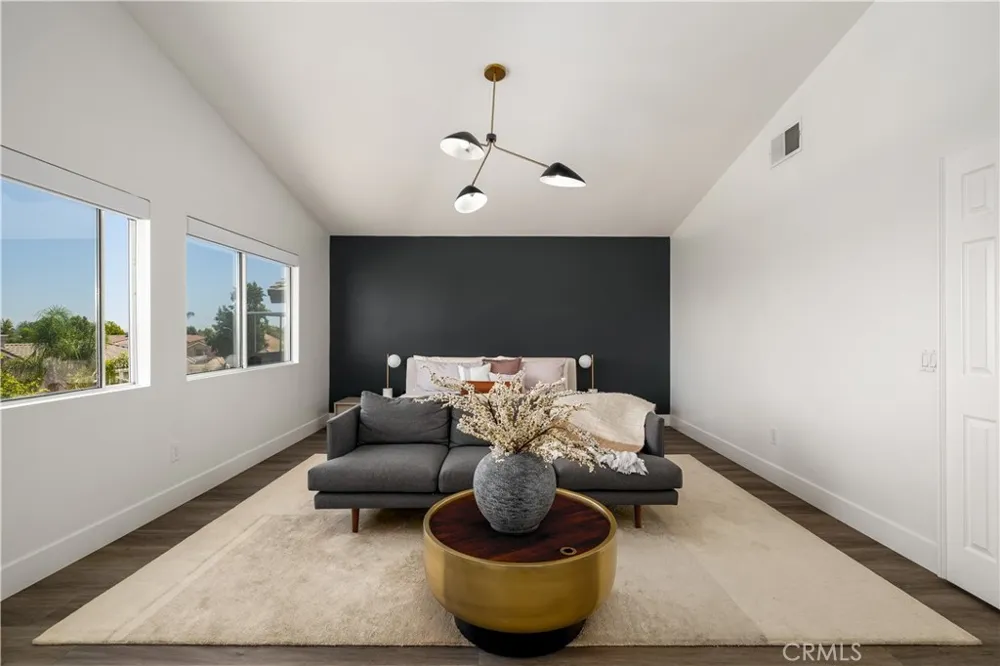 8744 Medford Riverside, CA 92508