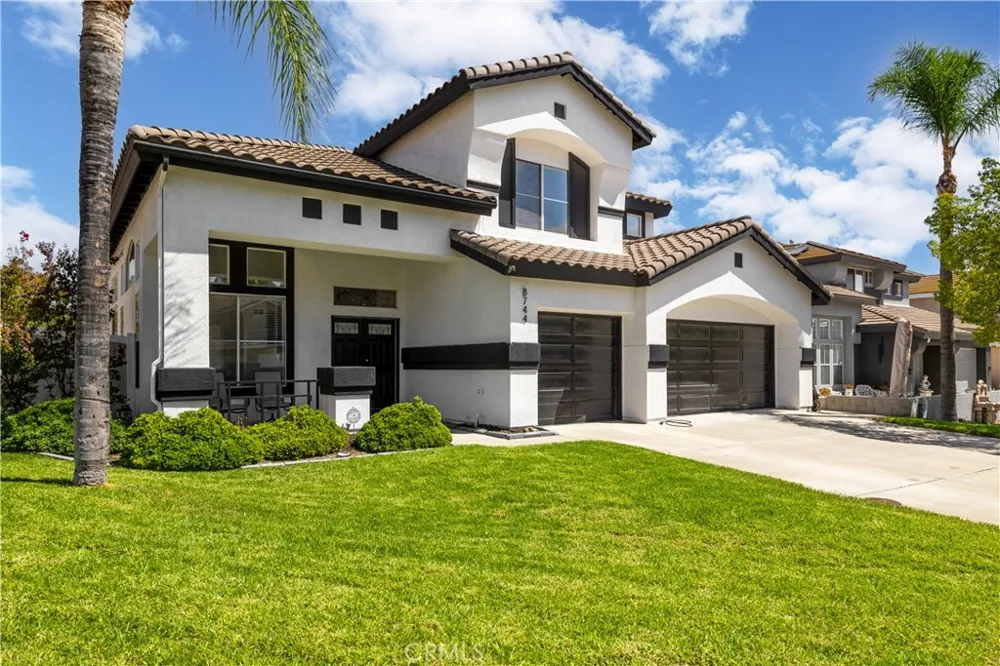 8744 Medford Riverside, CA 92508
