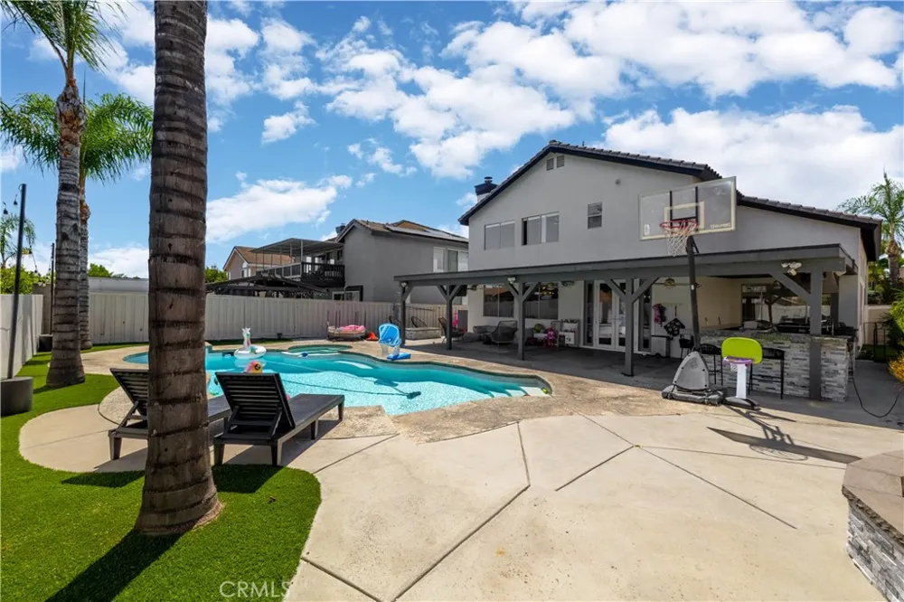 8744 Medford Riverside, CA 92508