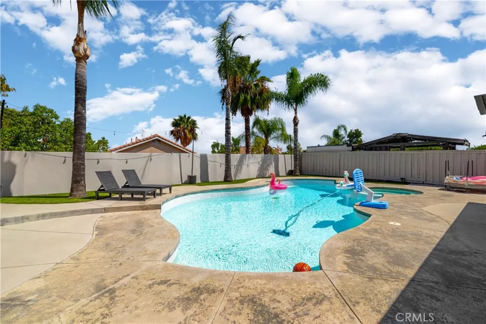 8744 Medford Riverside, CA 92508