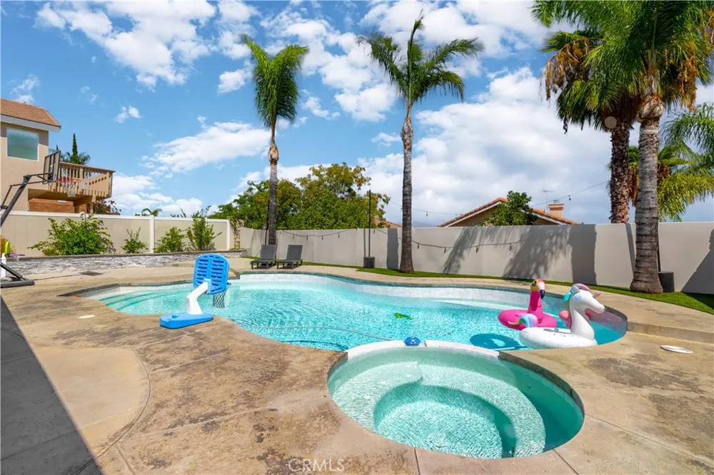 8744 Medford Riverside, CA 92508