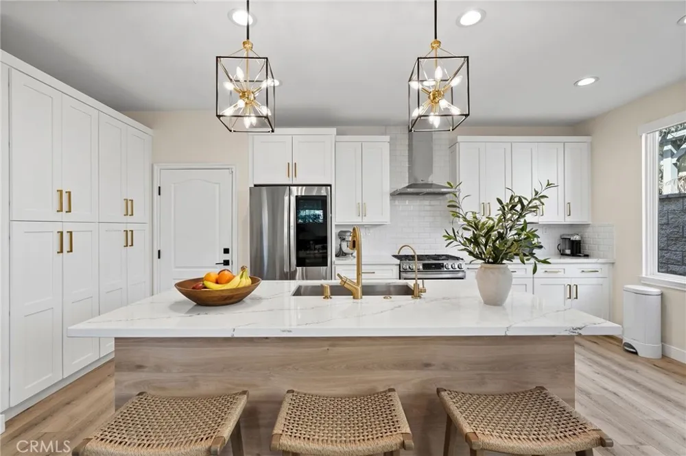 19945 Oakville Court Northridge, CA 91326