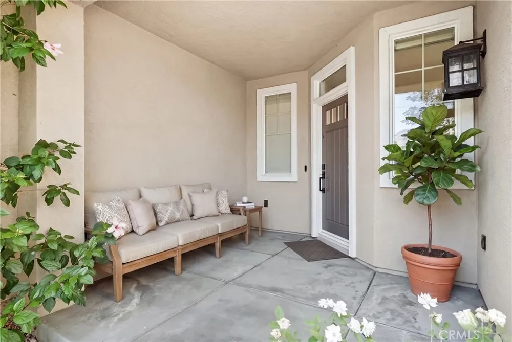 19945 Oakville Court Northridge, CA 91326