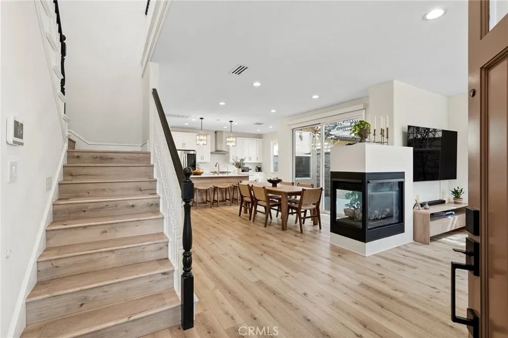 19945 Oakville Court Northridge, CA 91326