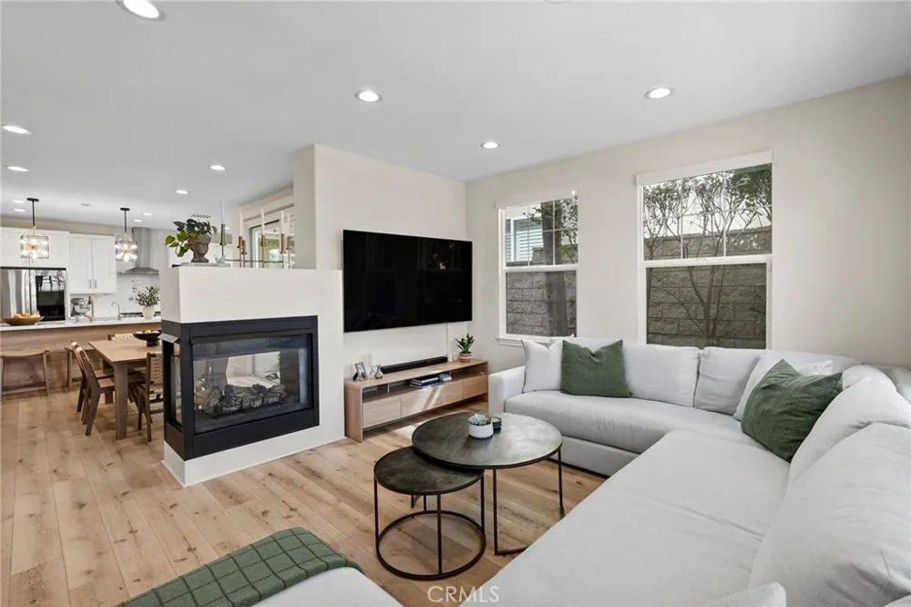 19945 Oakville Court Northridge, CA 91326