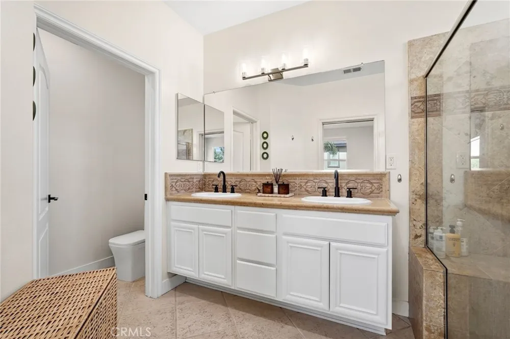 19945 Oakville Court Northridge, CA 91326