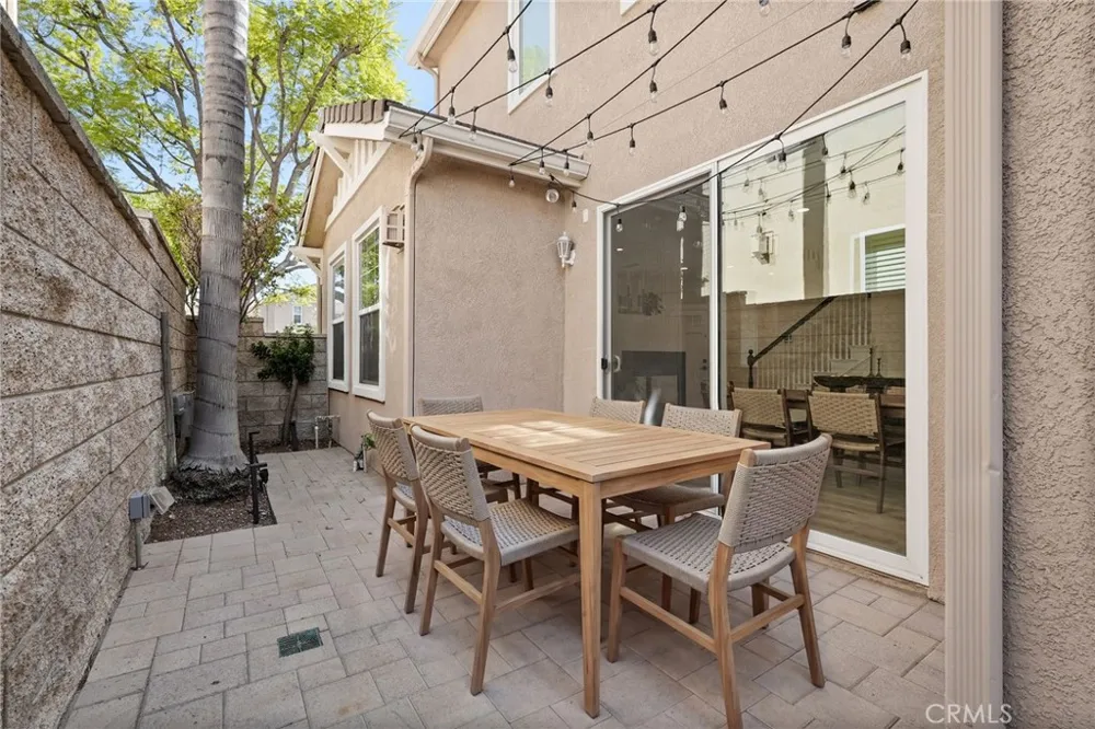 19945 Oakville Court Northridge, CA 91326