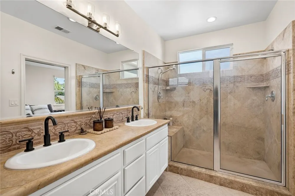 19945 Oakville Court Northridge, CA 91326