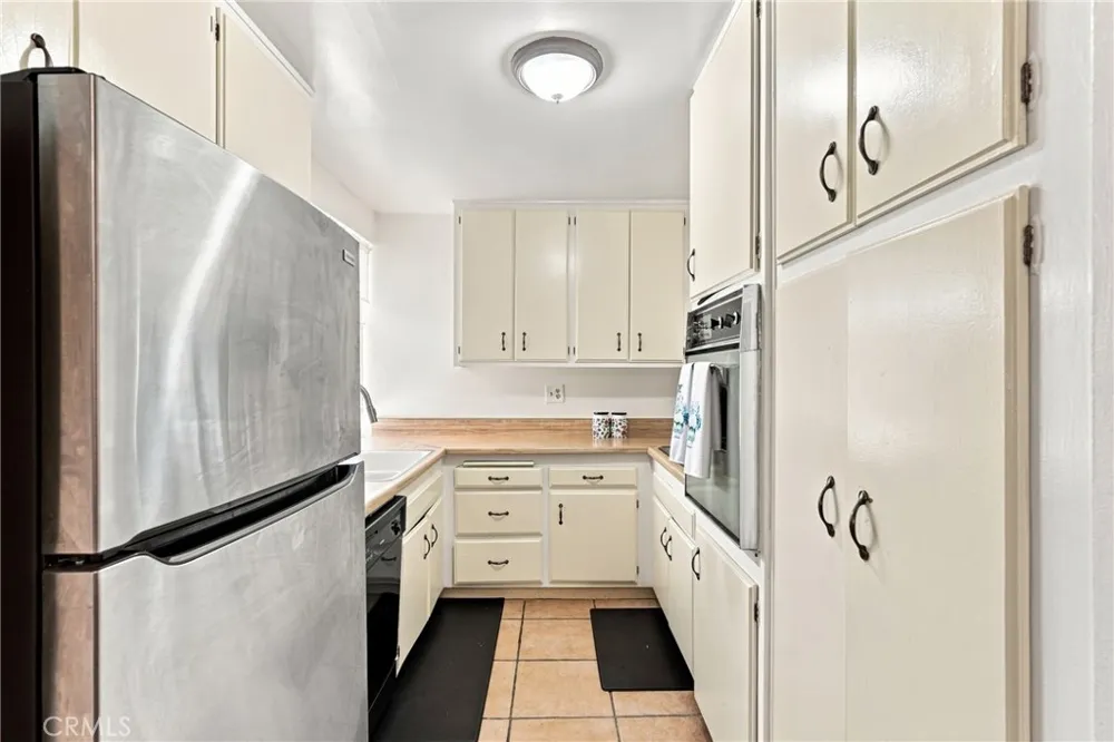5625 Windsor Way #211 Culver City, CA 90230