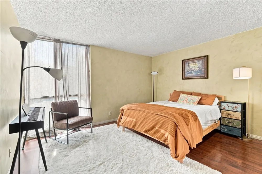 5625 Windsor Way #211 Culver City, CA 90230