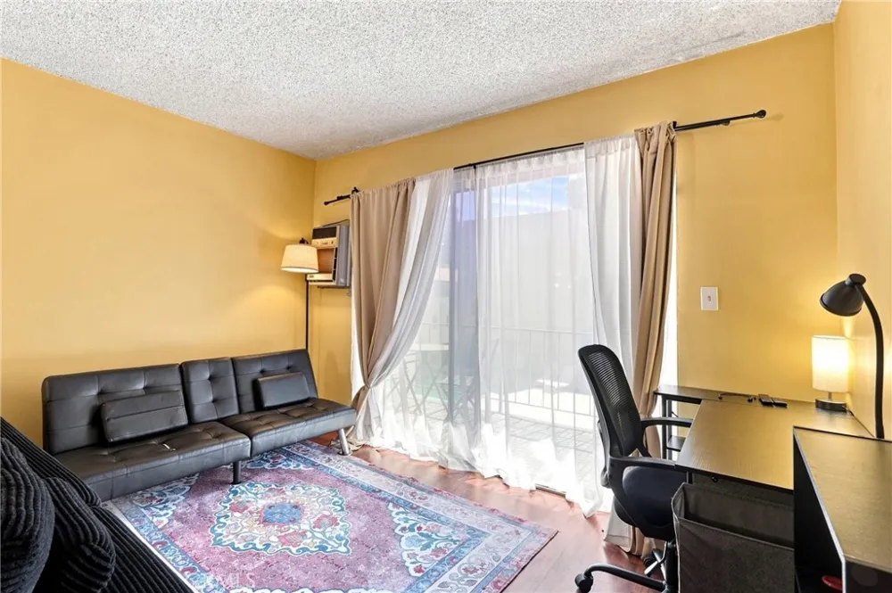 5625 Windsor Way #211 Culver City, CA 90230