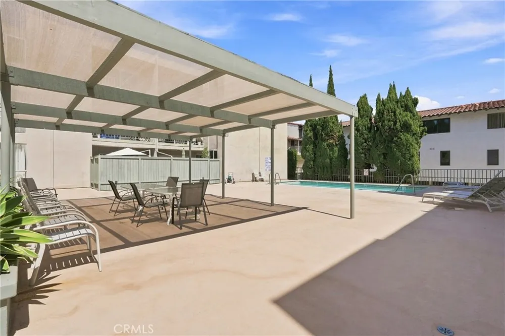 5625 Windsor Way #211 Culver City, CA 90230