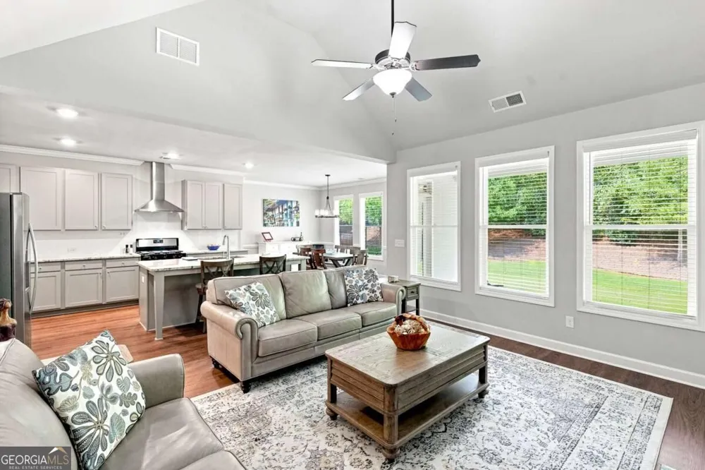 252 Saratoga DR Acworth, GA 30102