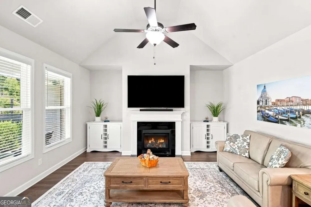 252 Saratoga DR Acworth, GA 30102
