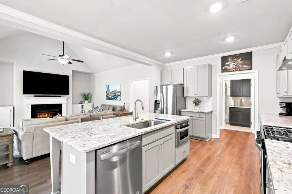 252 Saratoga DR Acworth, GA 30102