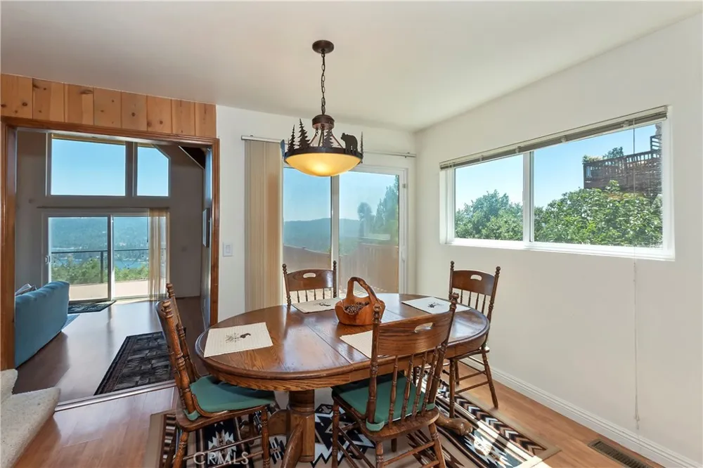 27721 Caribou Drive Lake Arrowhead, CA 92352