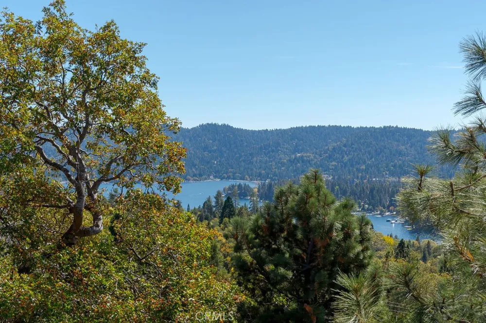 27721 Caribou Drive Lake Arrowhead, CA 92352