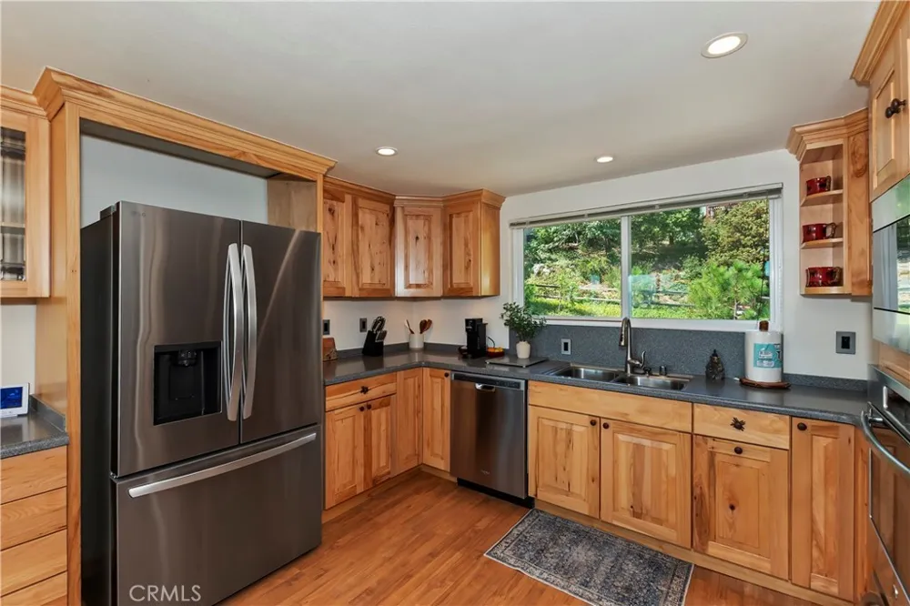 27721 Caribou Drive Lake Arrowhead, CA 92352