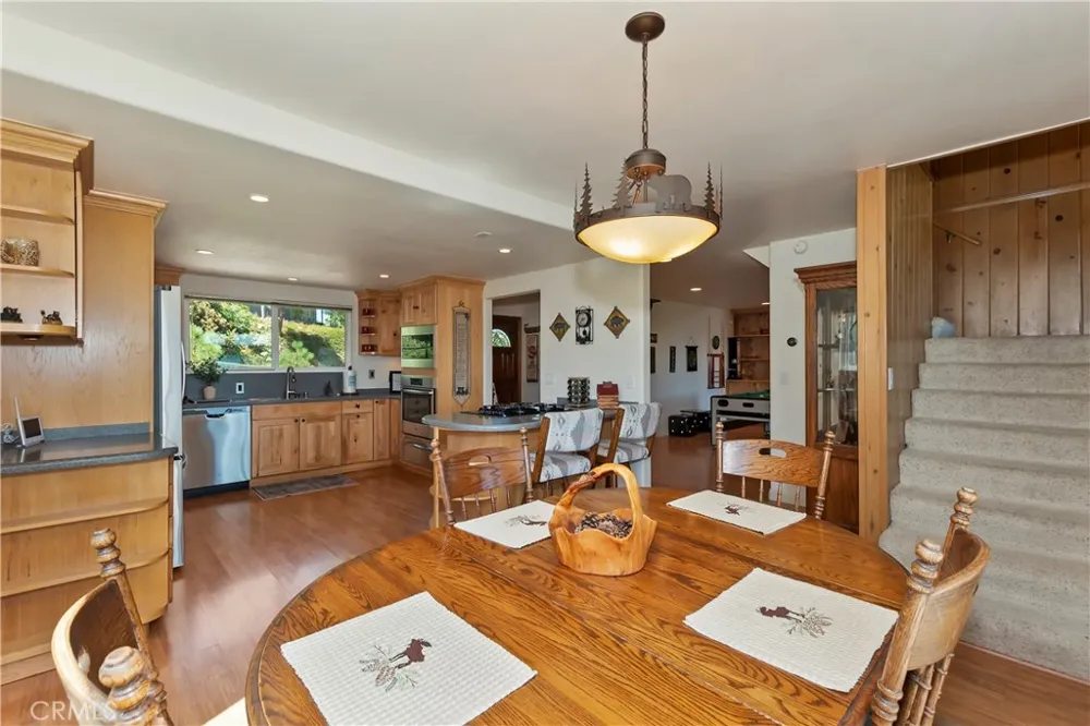 27721 Caribou Drive Lake Arrowhead, CA 92352