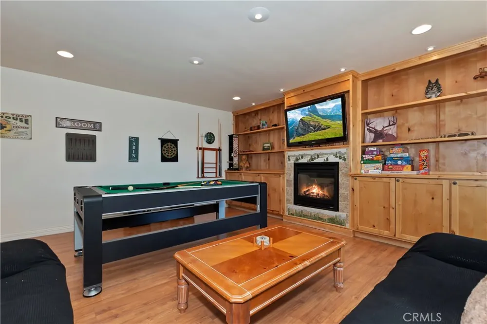27721 Caribou Drive Lake Arrowhead, CA 92352