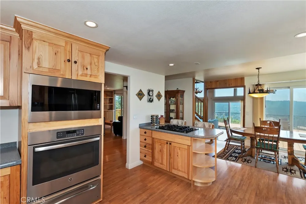 27721 Caribou Drive Lake Arrowhead, CA 92352