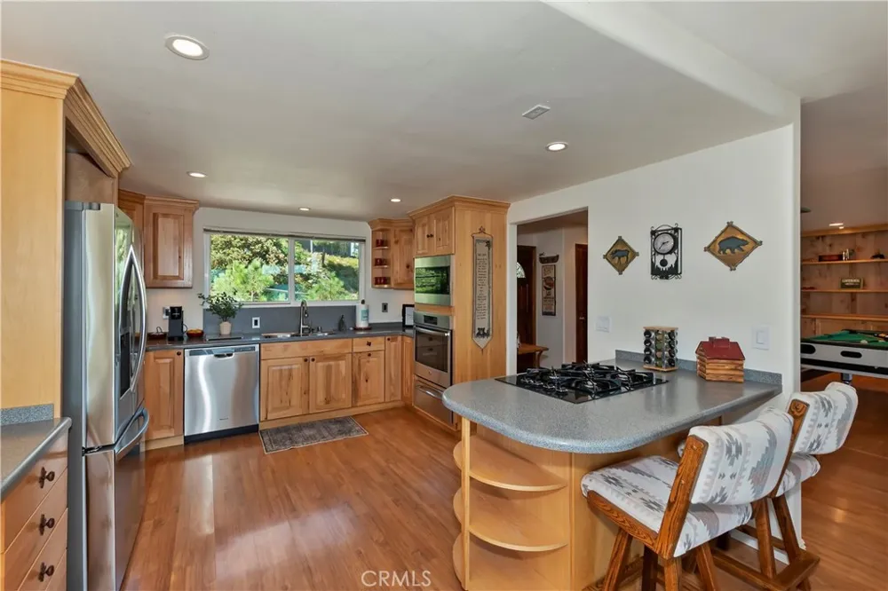 27721 Caribou Drive Lake Arrowhead, CA 92352