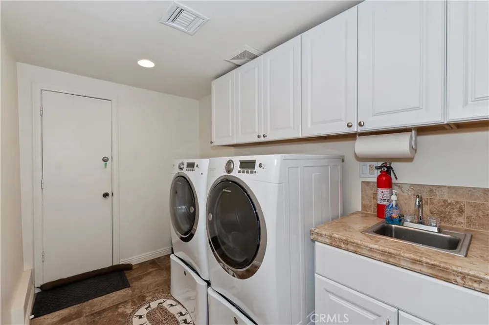 27721 Caribou Drive Lake Arrowhead, CA 92352