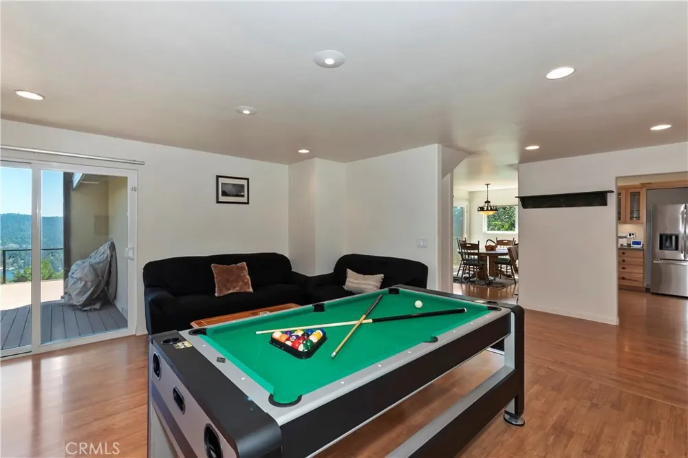 27721 Caribou Drive Lake Arrowhead, CA 92352