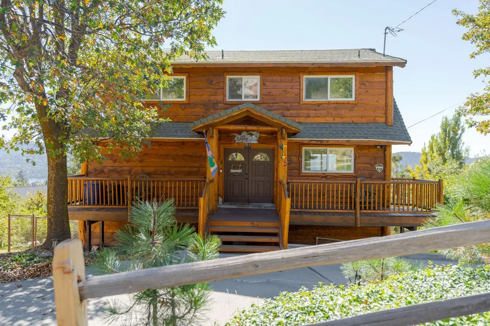 27721 Caribou Drive Lake Arrowhead, CA 92352