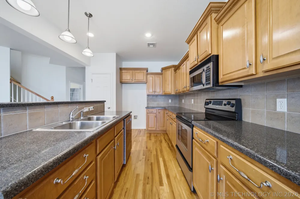 325 E 112th Street S Jenks, OK 74037