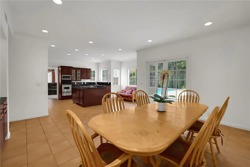 15129 Otsego Street Sherman Oaks, CA 91403